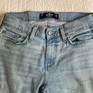 Hollister slim straight mens jeans, no rips or holes, size 28/34